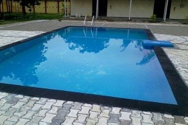 Commercial Swimming Pools