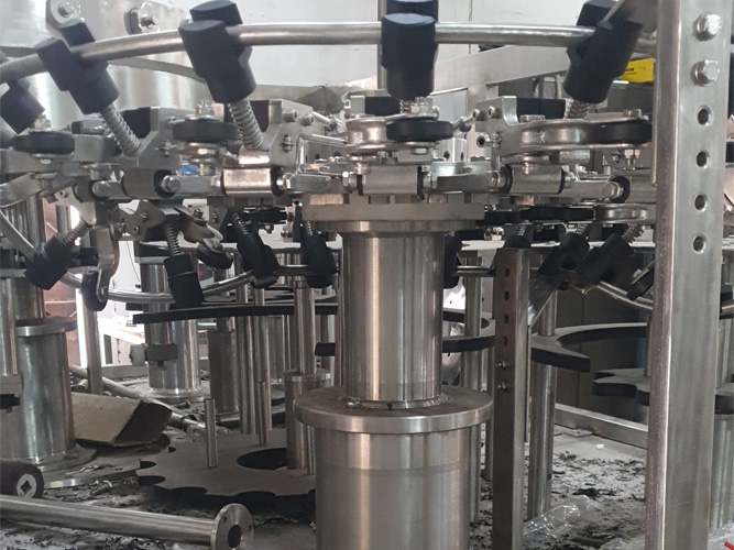 Soda and Coldrink Filling Machine 120 Bpm
