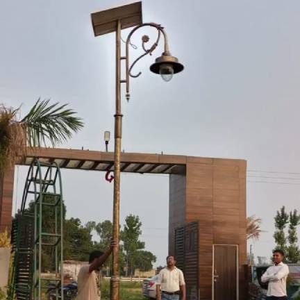 Fancy Pole Light