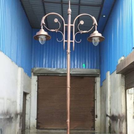Fancy Pole Light