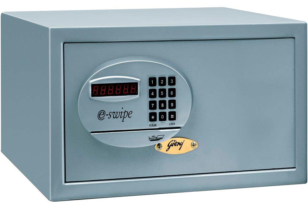 SAFES & LOCKERS