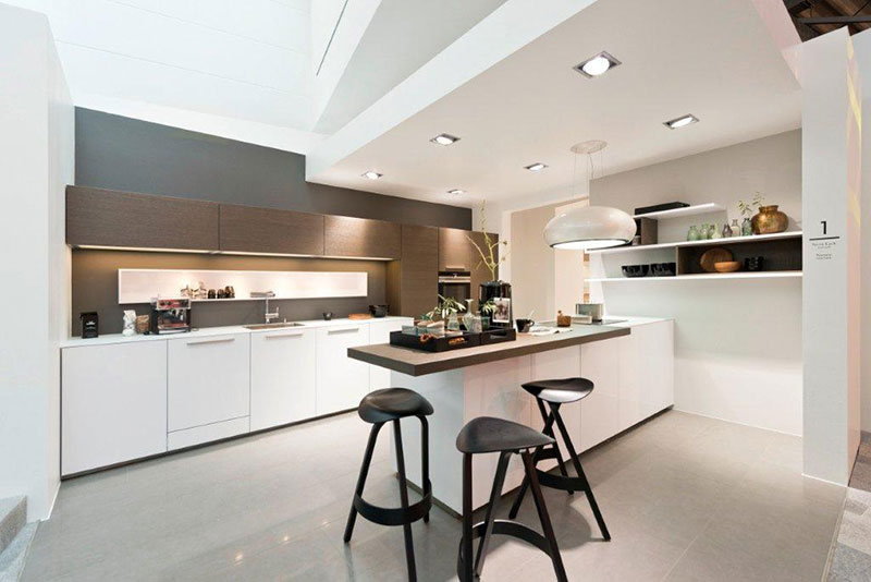 LAQUER KITCHENS