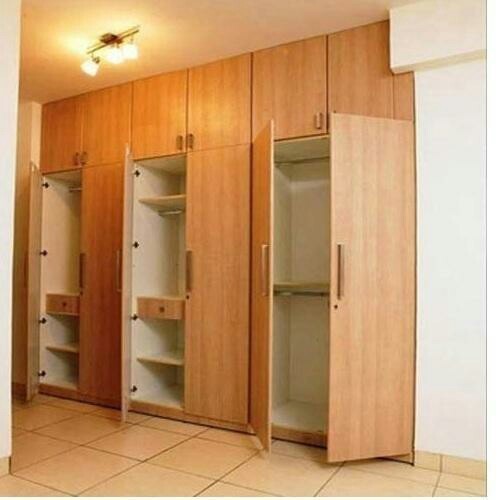 Wooden wardrobe manufacturers in Delhi