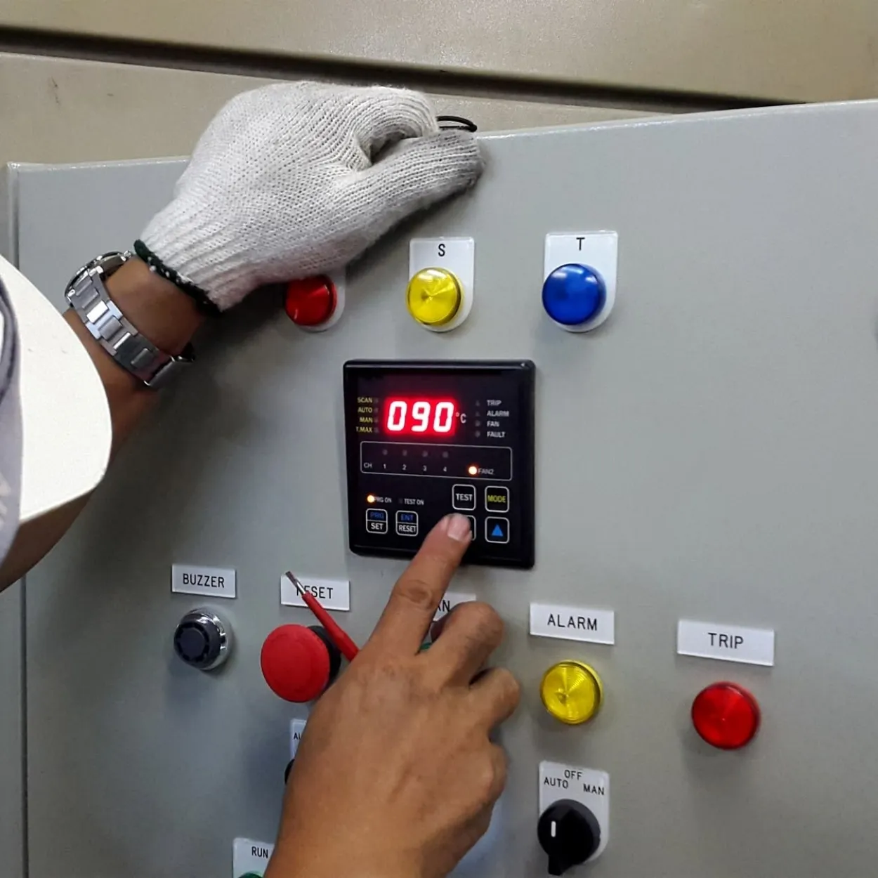 Industrial Heaters & Temperature Controllers