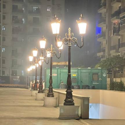 Fancy Pole Light